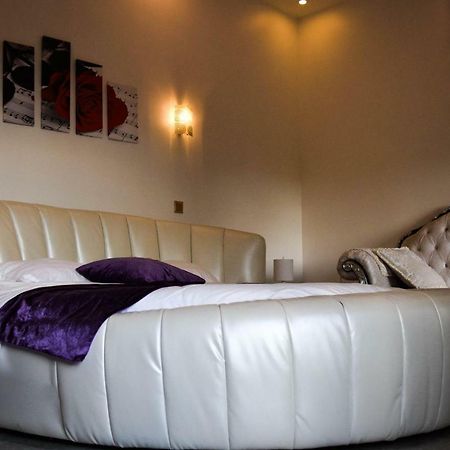 Chateau Nevers Bed & Breakfast Varennes-Vauzelles Bagian luar foto