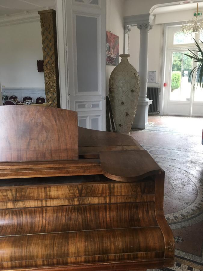 Chateau Nevers Bed & Breakfast Varennes-Vauzelles Bagian luar foto