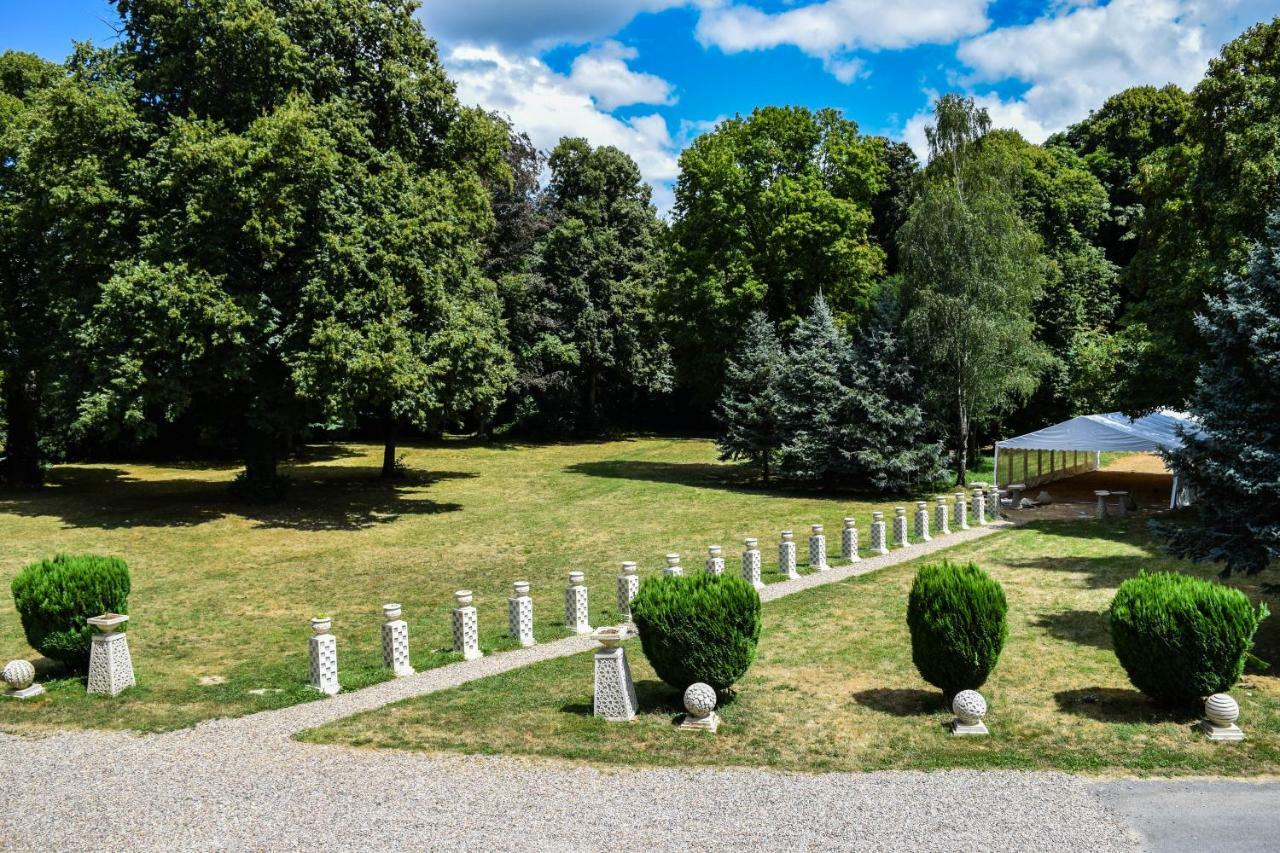 Chateau Nevers Bed & Breakfast Varennes-Vauzelles Bagian luar foto