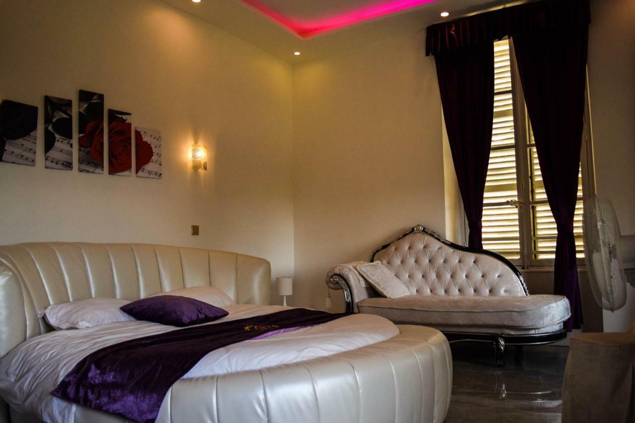 Chateau Nevers Bed & Breakfast Varennes-Vauzelles Bagian luar foto