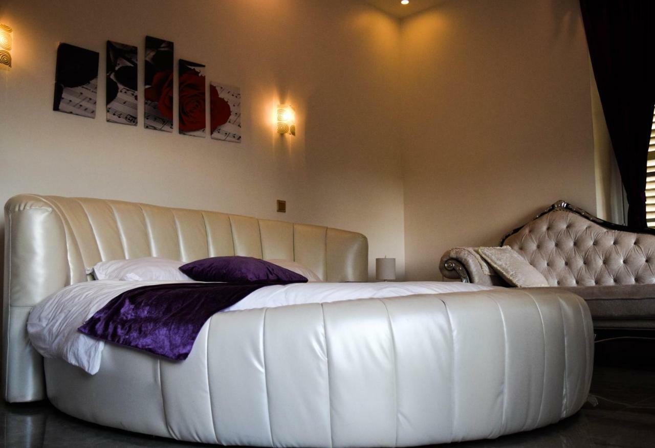 Chateau Nevers Bed & Breakfast Varennes-Vauzelles Bagian luar foto